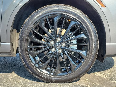 Certified 2024 Lincoln Corsair AWD w/ Equipment Group 101A image 9