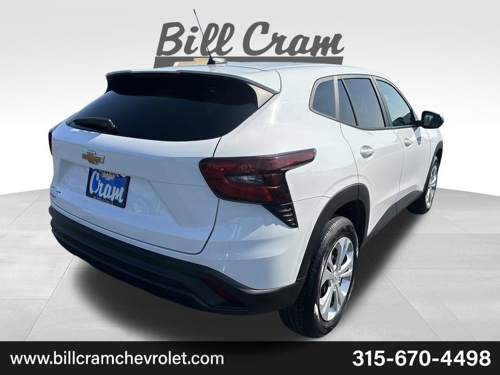 Used 2024 Chevrolet Trax LS w/ Driver Confidence Package FWD image 32
