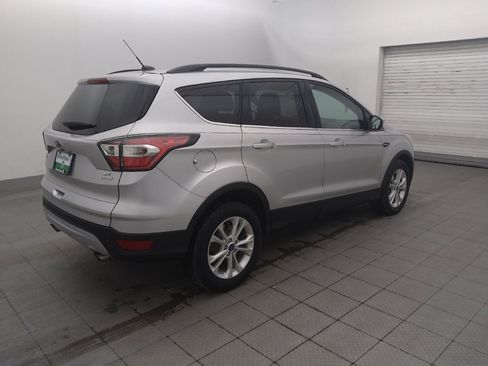 Used 2017 Ford Escape SE w/ Equipment Group 201A FWD image 10