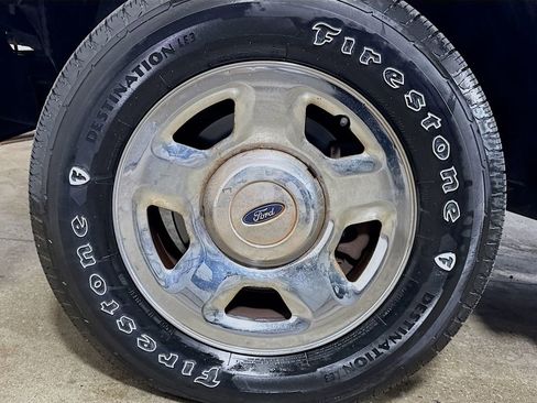 Used 2005 Ford F150 XLT image 28