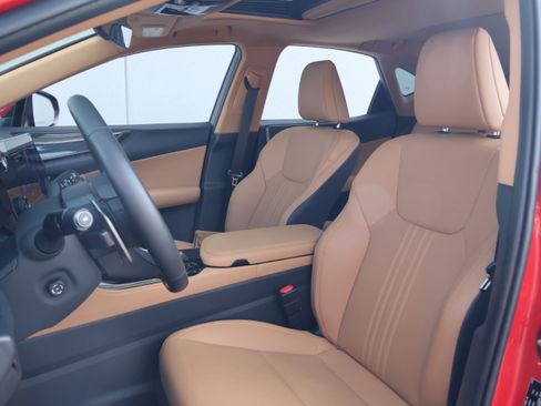 Certified 2025 Lexus NX 250 FWD w/ Towing Package (2000 Lbs) image 36