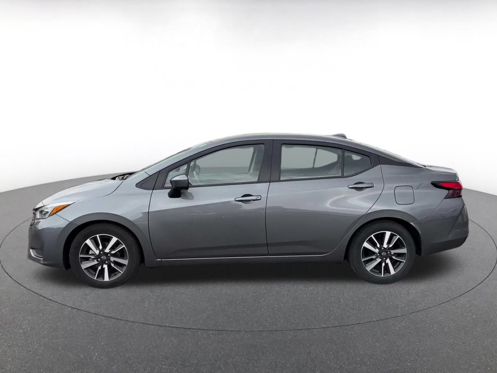 Used 2025 Nissan Versa SV FWD image 8