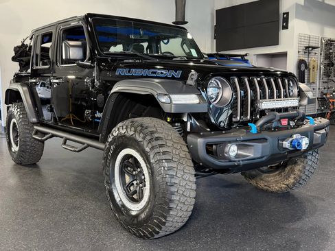 Used 2023 Jeep Wrangler Unlimited Rubicon 4xe AWD/4WD image 16