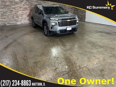 Used 2025 Chevrolet Traverse LT