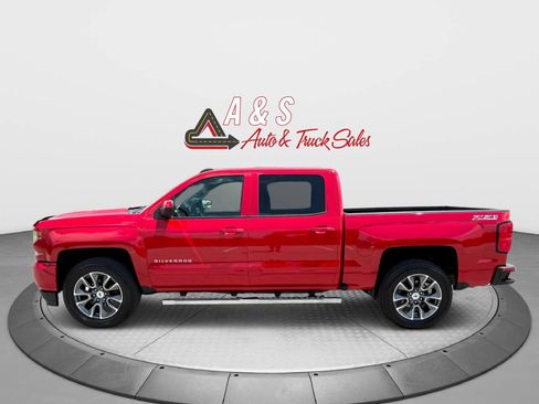 Used 2017 Chevrolet Silverado 1500 LT w/ True North Edition AWD/4WD image 5