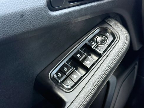 Used 2017 Porsche Macan AWD/4WD image 40