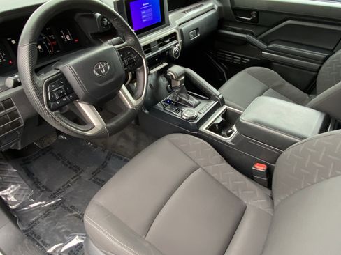 Certified 2024 Toyota Tacoma SR5 image 25