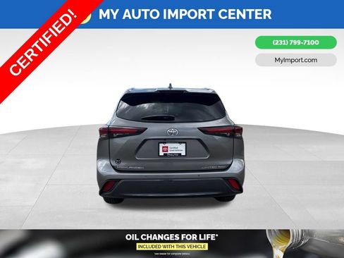 Certified 2025 Toyota Highlander Limited AWD/4WD image 6