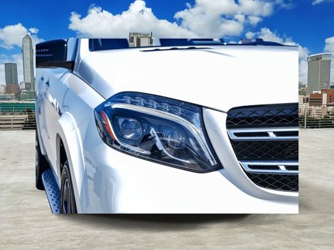 Used 2019 Mercedes-Benz GLS 550 4MATIC image 4