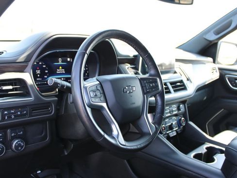 Used 2022 Chevrolet Suburban Z71 image 25
