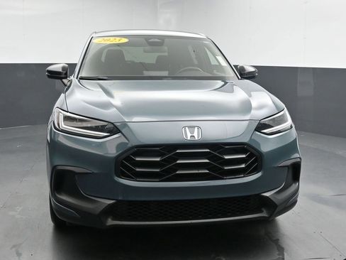 Used 2023 Honda HR-V Sport image 3
