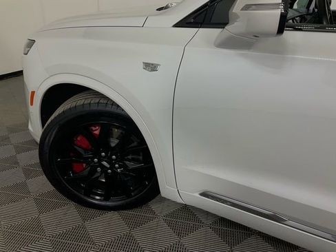 Used 2023 Cadillac XT6 Sport w/ Technology Package image 34