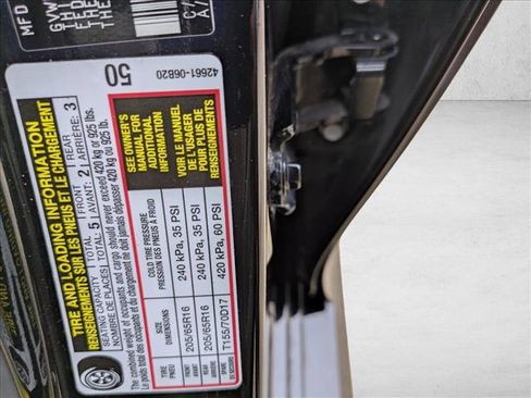 Used 2019 Toyota Camry LE image 14