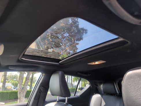 Used 2015 Lexus CT 200h w/ Navigation Package FWD image 26