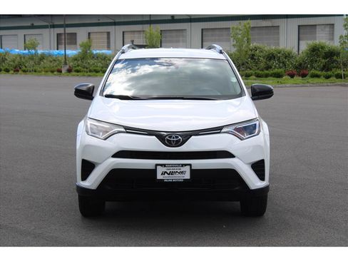 Used 2018 Toyota RAV4 LE w/ All Weather Liner Package AWD/4WD image 5