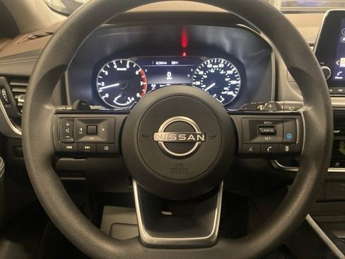 Used 2023 Nissan Rogue SV image 14