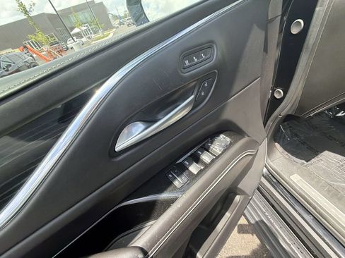 Used 2023 Cadillac Escalade V AWD/4WD image 13