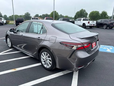 Used 2024 Toyota Camry SE FWD image 6