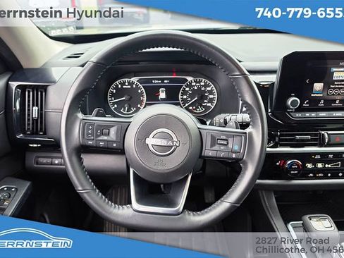 Used 2025 Nissan Pathfinder SV AWD/4WD image 7