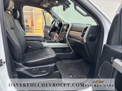 Used 2019 Ford F250 Lariat w/ Chrome Package image 29