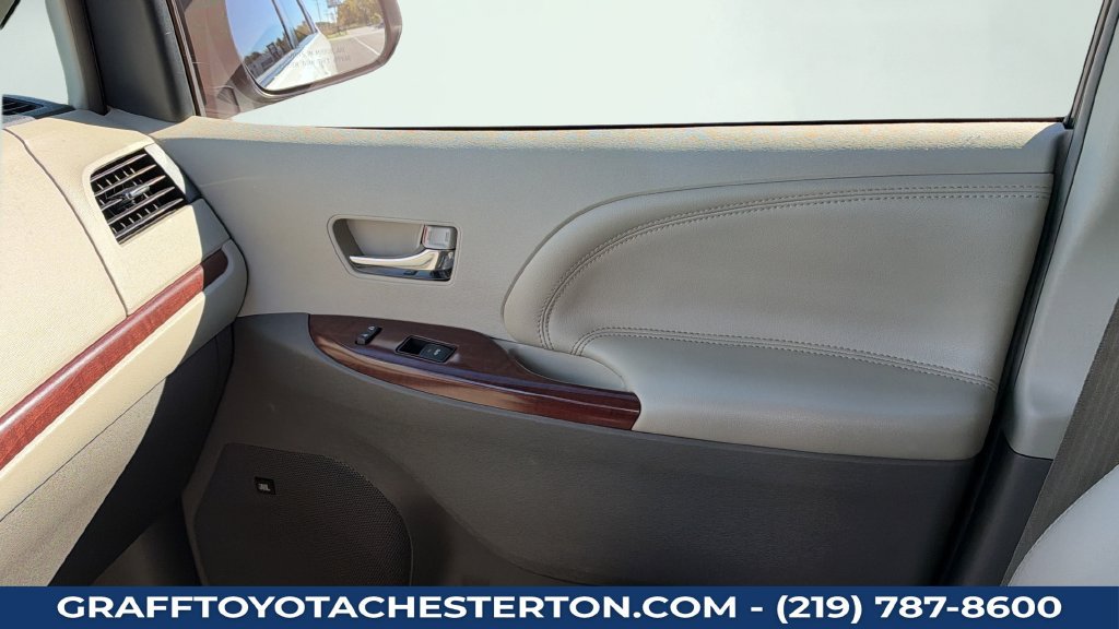 Used 2013 Toyota Sienna Limited w/ Premium Pkg AWD/4WD image 13