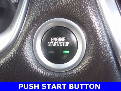 Used 2020 Chevrolet Traverse LT w/ LT Premium Package image 3