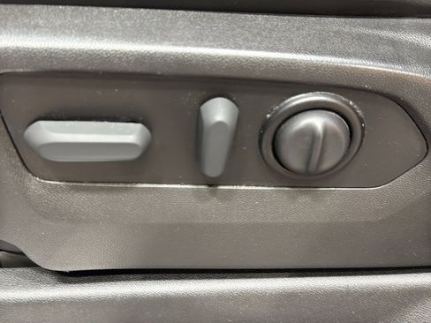 Certified 2022 Chevrolet Silverado 1500 High Country w/ Technology Package image 16