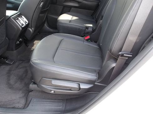 Used 2024 Kia Sorento EX AWD/4WD image 13