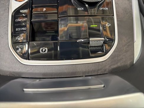 Used 2024 BMW X7 xDrive40i image 44