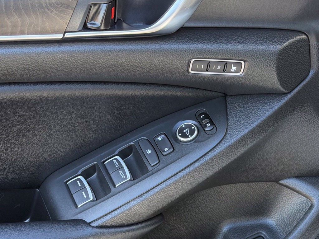 Used 2018 Honda Accord EX-L image 15