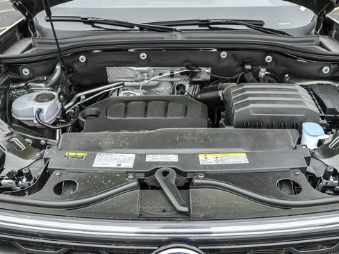 Used 2025 Volkswagen Atlas Cross Sport SE image 37