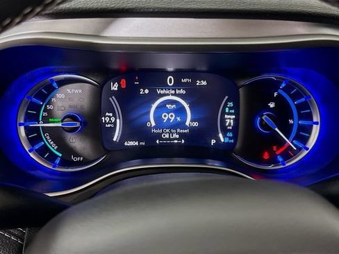 Used 2022 Chrysler Pacifica Touring-L w/ S Appearance Package FWD image 12