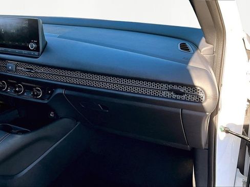 Used 2025 Honda HR-V Sport image 20