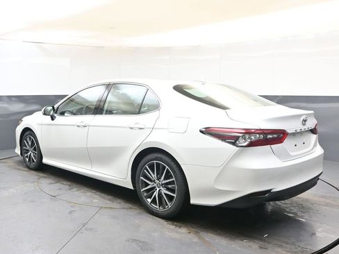 Used 2023 Toyota Camry XLE image 3
