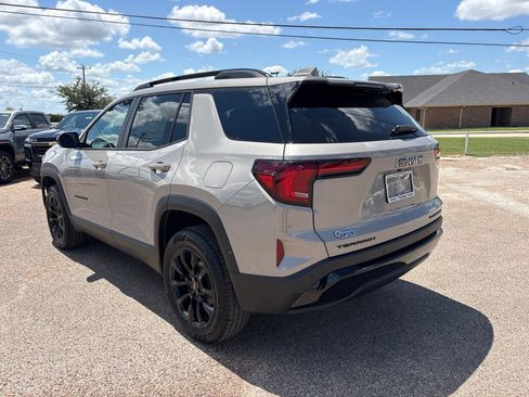 New 2027 GMC Terrain Elevation w/ Elevation Premium Package FWD image 4