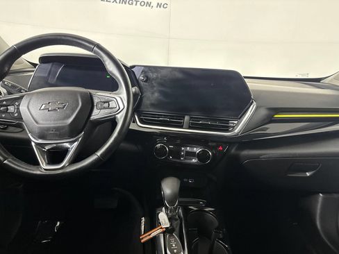 Used 2024 Chevrolet Trax ACTIV FWD image 23