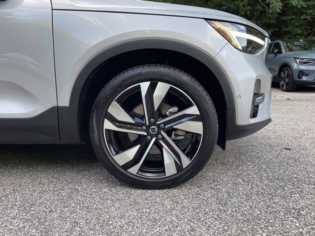 Certified 2023 Volvo XC40 B5 Plus w/ Protection Package Premier AWD/4WD image 25