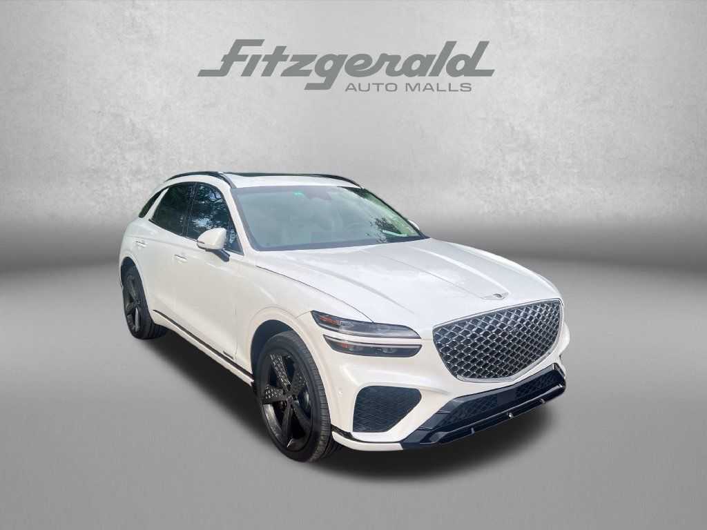 Used 2025 Genesis GV70 3.5T Sport w/ Sport Advanced Package AWD/4WD image 2