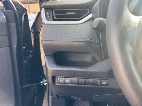 Used 2025 Toyota RAV4 XLE w/ Convenience Package image 34