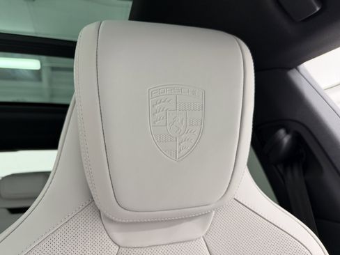 New 2026 Porsche Macan 4 Electric image 35