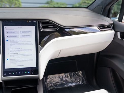 Used 2020 Tesla Model X Long Range image 40