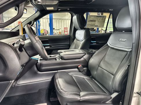 New 2026 Ford Expedition Platinum AWD/4WD image 12