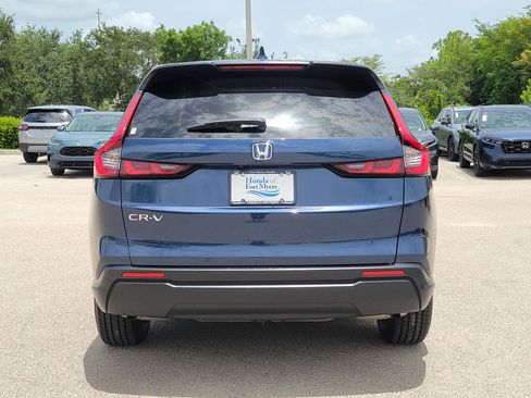 Used 2025 Honda CR-V LX image 5