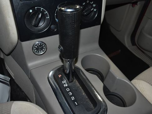 Used 2007 Ford Explorer Sport Trac XLT image 12