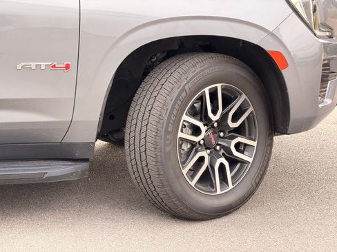 Used 2022 GMC Yukon AT4 AWD/4WD image 9