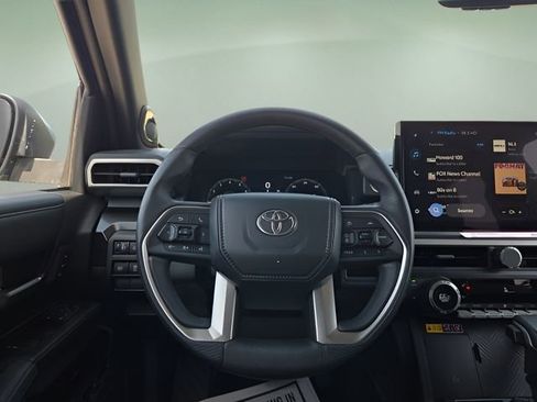 Used 2025 Toyota 4Runner Limited image 12