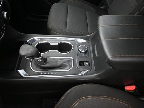 Used 2021 Chevrolet Traverse LS FWD image 20