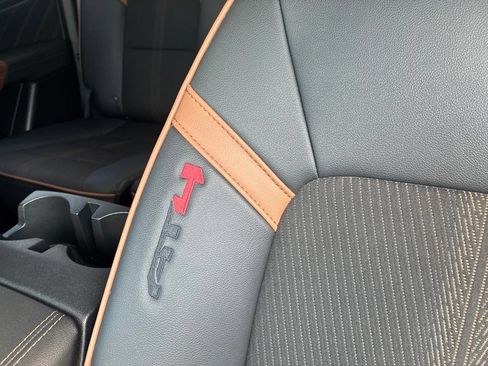 Used 2024 GMC Canyon AT4 w/ Technology Package AWD/4WD image 13