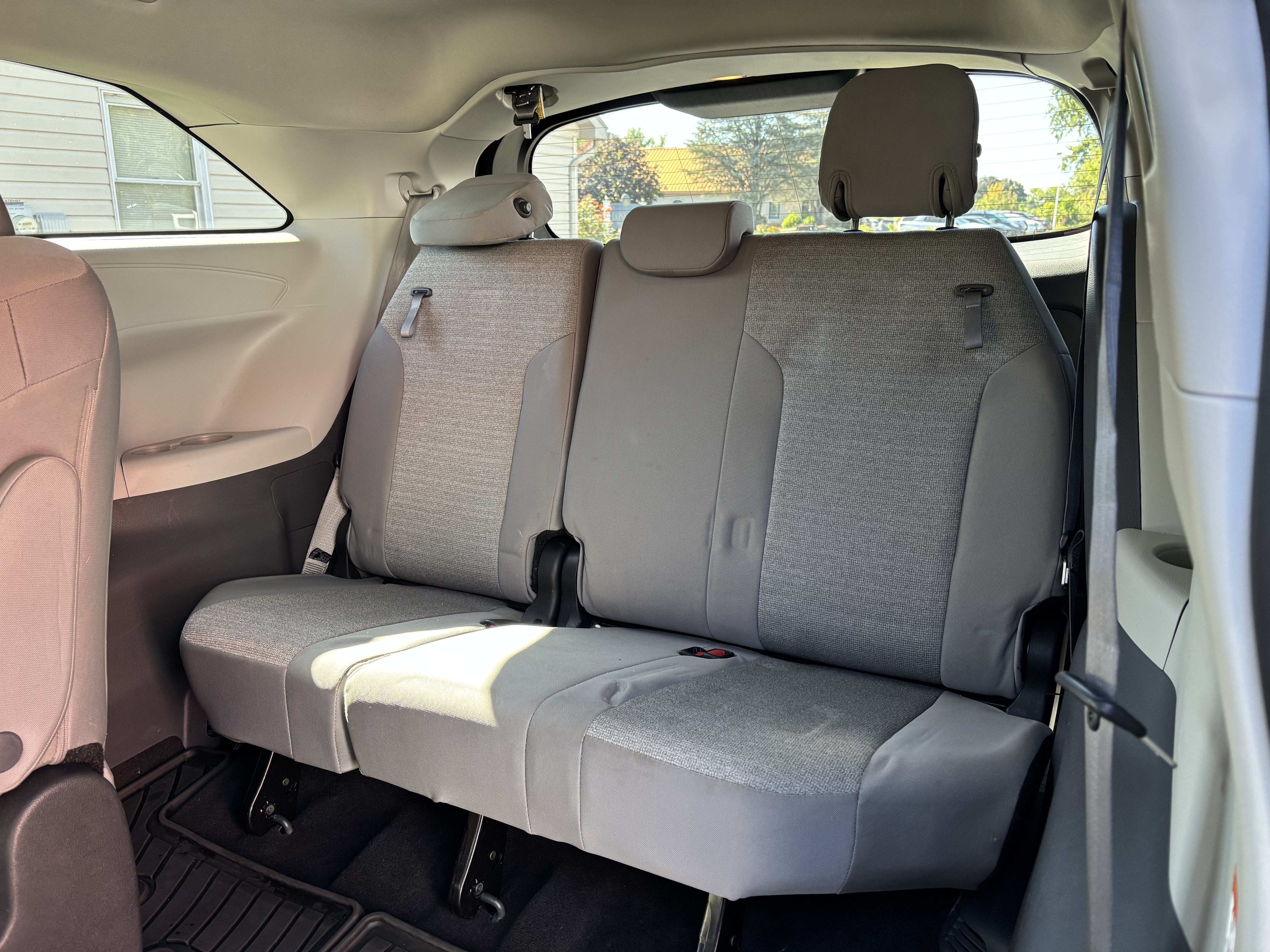Used 2024 Toyota Sienna LE AWD/4WD image 15