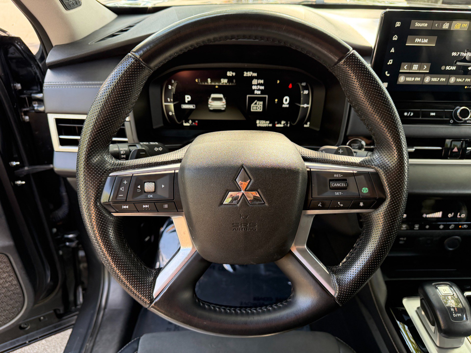 Used 2025 Mitsubishi Outlander SE FWD image 35